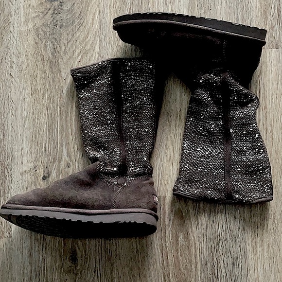 UGG Shoes - UGG Gray Sparkly Pull On Boots Size 8